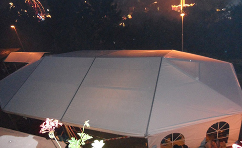 Apsidy dodají klasickému pártystanu luxusní vzhled.