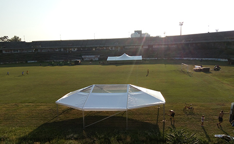 Chcete-li  světlý, prosluněný prostor, zvolte apsidy se slídovou střechou.